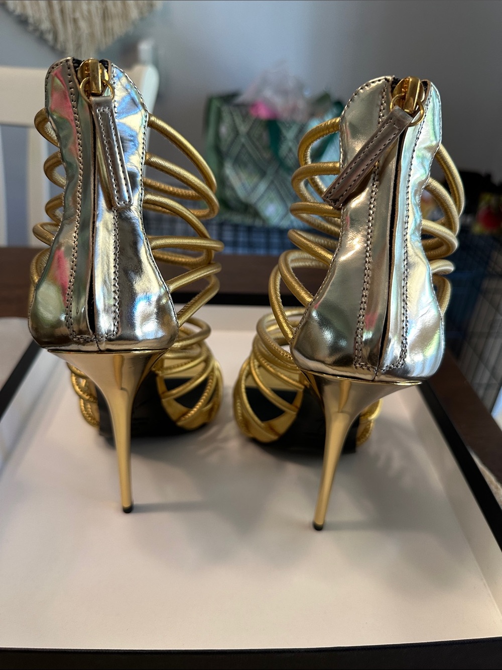 Giuseppe Zanotti Gold Strappy Heels 39 New in Box - Picture 6 of 6